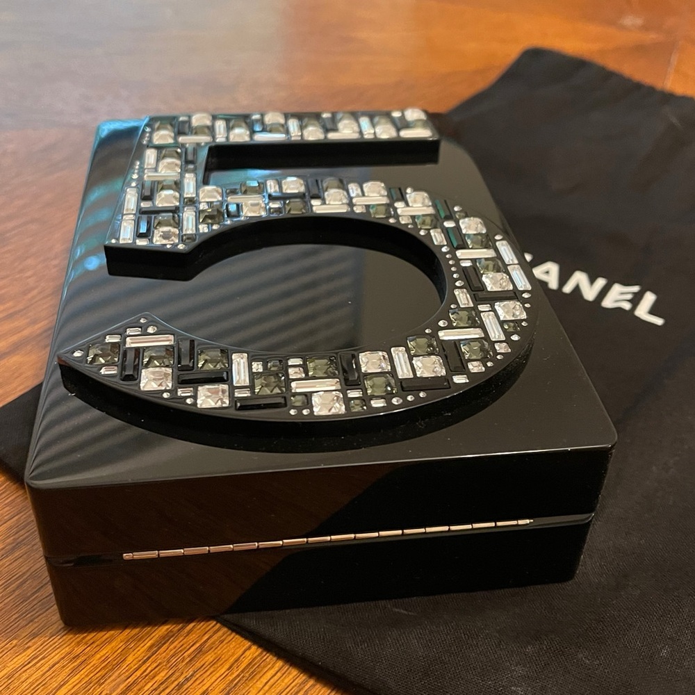 ***SOLD*** NWT CHANEL Black No. 5 Plexiglass Minaudière Clutch - Picture 11 of 16